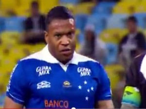 Imagens flagradas podem gerar ação contra Vasco e Cruzeiro por "jogo facilitado"