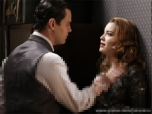 Manfred parte para cima de Sílvia (Foto: Fábio Rocha/TV Globo)