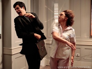 Ordália estapeia Félix nos corredores do hospital (Foto: Pedro Curi / TV Globo)