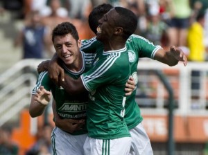 Palmeiras goleia Boa Esporte no Pacaembu e torna-se campeão da Série B