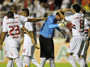 Ceni volta a marcar em pênalti, e São Paulo vence o Flamengo em Itu