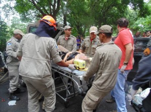Vitimas que saíram com vida foram levadas para o Hospital São José do Avaí em Itaperuna Vitimas que saíram com vida foram levadas para o Hospital São José do Avaí em Itaperuna
