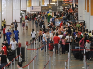 Aeronautas desistem da greve e aceitam proposta das empresas