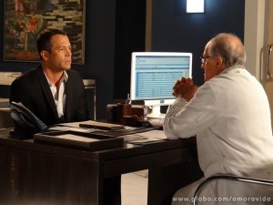 Bruno conta o que lembra sobre o parto de sua primeira mulher (Foto: Amor à Vida/ TV Globo)