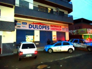 Ladrão foi flagrado por câmeras de segurança e preso pela PM