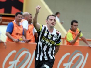 Santos fora de casa, vence o Goiás na despedida do Brasileirão