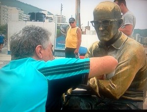 Empresário fez a limpeza do monumento antes mesmo da Comlurb
