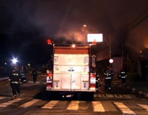 Restaurantes em São Paulo são destruidos por incêndio de grandes proporções