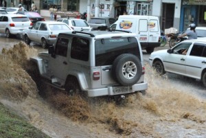 Prefeitura de Itaperuna e Governo do Rio somam forças para enfrentar problemas ocasionados pelas chuvas