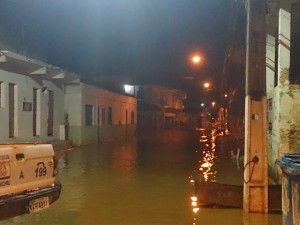 Laje do Muriaé é atingida com mais uma cheia do Rio Muriaé e 24 famílias ficam desalojadas