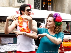 Márcia e Félix comemoram a volta da clientela (Foto: Inácio Moraes/TV Globo) Márcia e Félix comemoram a volta da clientela (Foto: Inácio Moraes/TV Globo)