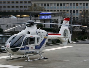 O ex-piloto foi transferido de helicóptero a um hospital em Grenoble 