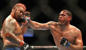 Pezão e Hunt empatam em luta sangrenta no UFC Austrália