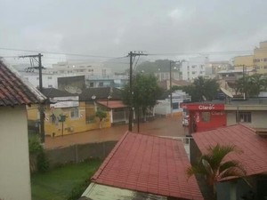 Inundações em Bom Jesus do Itabapoana. (Foto: Elisa Xavier/Arquivo Pessoal)