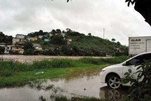 Rio Muriaé começa atingir a Beira rio no Centro da Cidade de Itaperuna