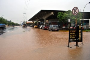 Rodoviária em Itaperuna ficou sem acessos para os usuários Rodoviária em Itaperuna ficou sem acessos para os usuários