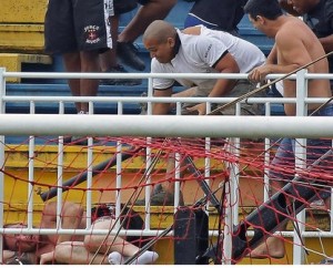 Punição aos torcedores vândalos é o que pede o Governo e também quer presença de PM em estádios