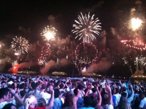 Brasil e o mundo despede de 2013 e celebram a chegada do novo ano