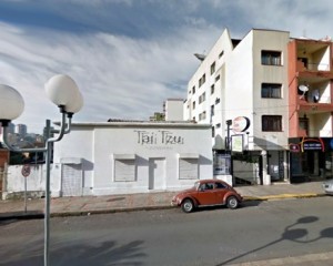 Queda de pilar de casa noturna no RS leva pânico e fere pessoas