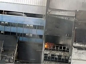 Incêndio atinge prédio no centro do Rio de Janeiro