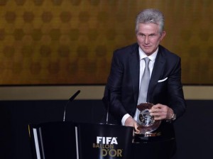 Jupp Heynckes recebe prêmio de melhor treinador de 2013