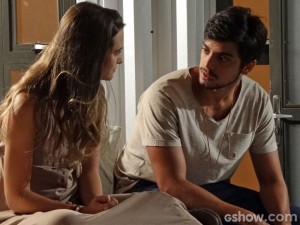 Marlon fica chocado com revelação de Lili (Foto: Além do Horizonte/ TV Globo)