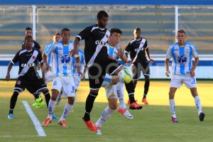 Em mais um tropeço Vasco empata com Macaé no Moacyrzão