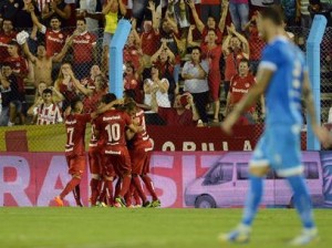 Internacional vence Novo Hamburgo por 2 a 1 