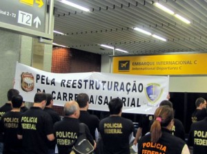 Policiais Federais aprovam indicativo de greve