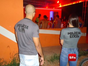 Polícia faz operação e fecha casa de prostituição "Luz Vermelha" em São Fidélis-RJ