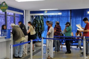 Previdência poderá bloquear pagamento de segurado do INSS que não renovar senha