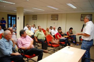 Subsecretário de Transportes do Rio, Delmo Pinho, em encontro com empresários da região