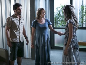 William e Lili contam a verdade para Vitória (Foto: Felipe Monteiro/TV Globo)