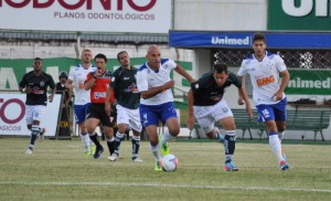 Cruzeiro empata em 0 a 0 com a Caldense, em Poços de Caldas-MG