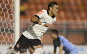 Corinthians derrota o Comercial com o apoio do jovem atacante Luciano