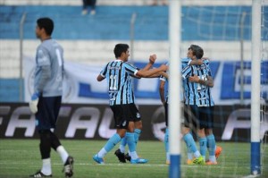 Fora de casa misto do Grêmio vence o Esportivo