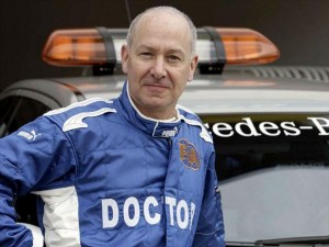 Michael Schumacher pode estar em estado vegetativo, diz ex-médico da F1 Michael Schumacher pode estar em estado vegetativo, diz ex-médico da F1