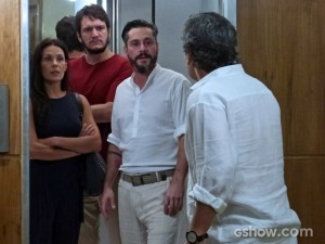 Líder Jorge dá de cara com Hermes, mas consegue escapar (Foto: Além do Horizonte/TV Globo) Líder Jorge dá de cara com Hermes, mas consegue escapar (Foto: Além do Horizonte/TV Globo)