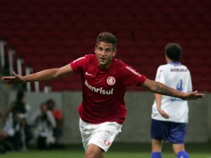 Internacional vence o Caxias na volta ao Beira Rio