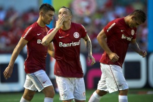 Na estreia dos titulares, Internacional goleia o Cruzeiro-RS por 4 a 1