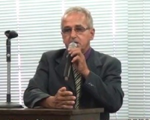 População fica às escuras em Itaperuna por falta de atendimento da Secretaria de Obras do Município