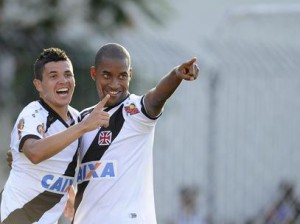 Vasco derrota o Madureira e mantém caça aos líderes do Carioca