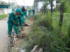 O intenso trabalho que a Secretaria Municipal de Obras de Itaperuna vem realizando pelo município, continua.