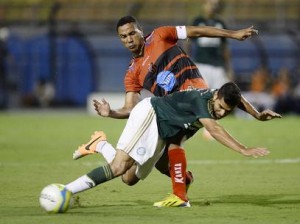 Em noite de estreias, Kardec garante vitória do Palmeiras sobre o Ituano
