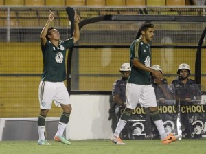 Palmeiras vence o São Paulo por 2 a 0, no Pacaembu