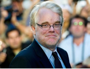 Ator Philip Seymour Hoffman é encontrado morto dentro do seu apartamento em Nova York Ator Philip Seymour Hoffman é encontrado morto dentro do seu apartamento em Nova York