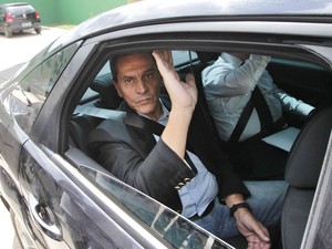 Roberto Jefferson se entrega à Polícia