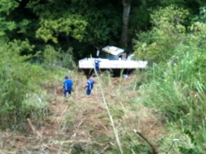 Resgate de carreta acidentada na RJ-116 interrompe trafego na estrada