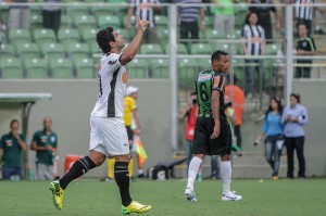Atlético-MG goleia o América-MG e larga na frente na semifinal do Mineiro