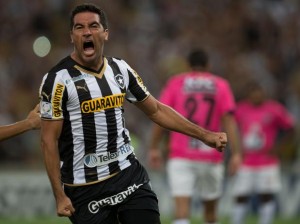 Com placar magro Botafogo vence Independiente no Maracanã